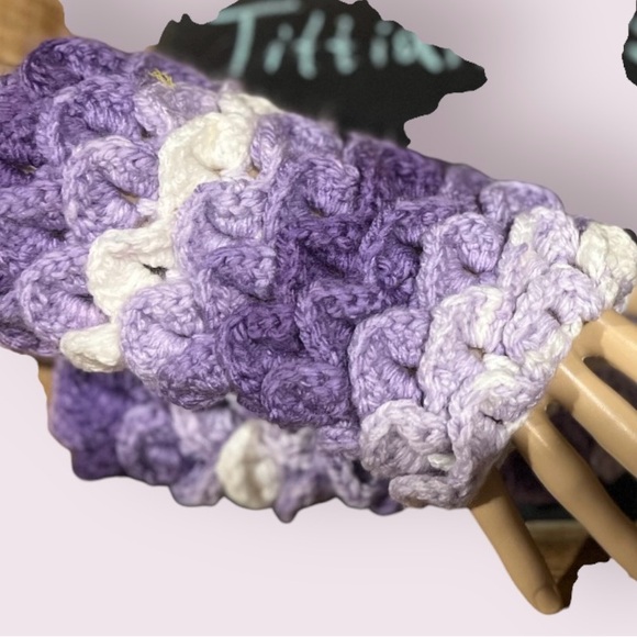 Crochet Dragon Scale Fingerless Mittens/Sleeves Red Heart Violet Ombré - Picture 4 of 9